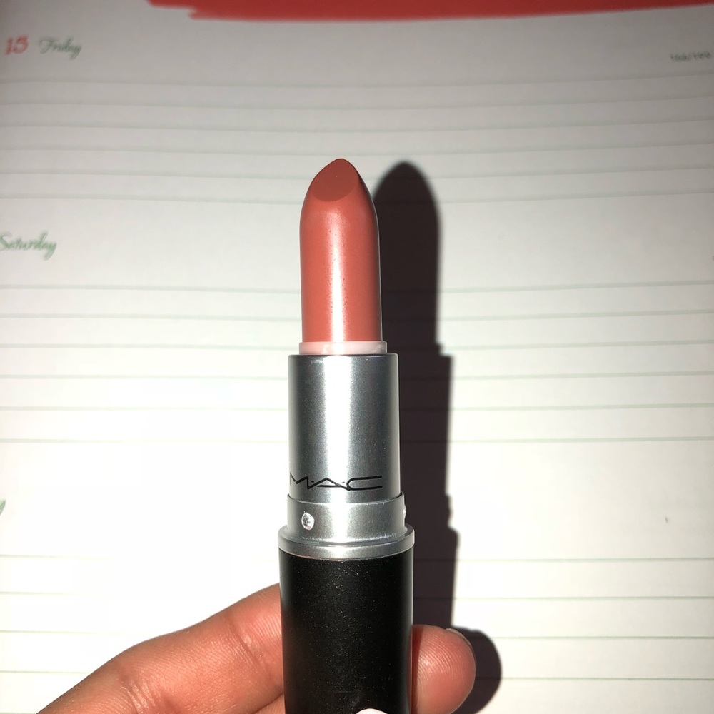 MAC COSMETICS LIPSTICK WHIRL